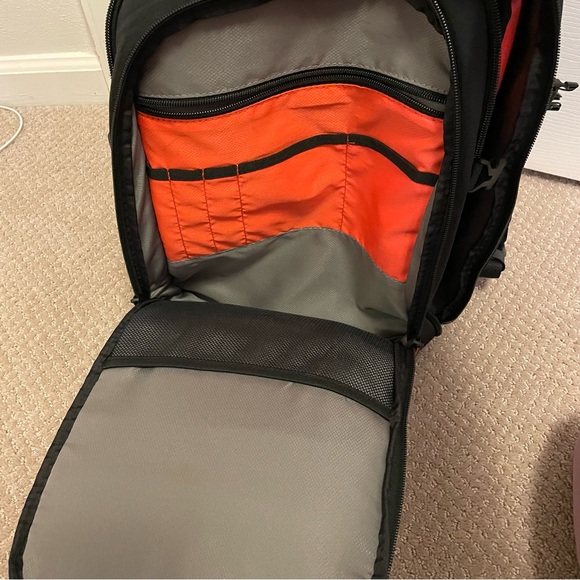 Case Logic Camera Backpack - Picture 4 of 6